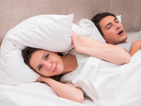 Qual a diferença entre ronco ou apneia do sono?