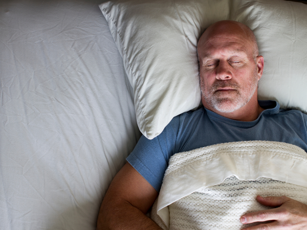 Roncar é sinal de sono profundo? Nem sempre! Descubra a verdade