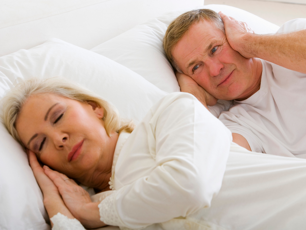 Causas do ronco feminino: menopausa é um agravante? Descubra!