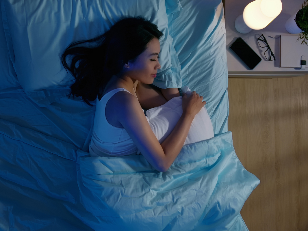 Melhor posição para dormir para evitar ronco e melhorar o sono.